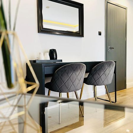 Apartamenty Deluxe-Blisko Plazy-Kuchnia,Parking-Grupa Hotelowa Plazowelove (Adults Only) Krynica Morska Exteriör bild